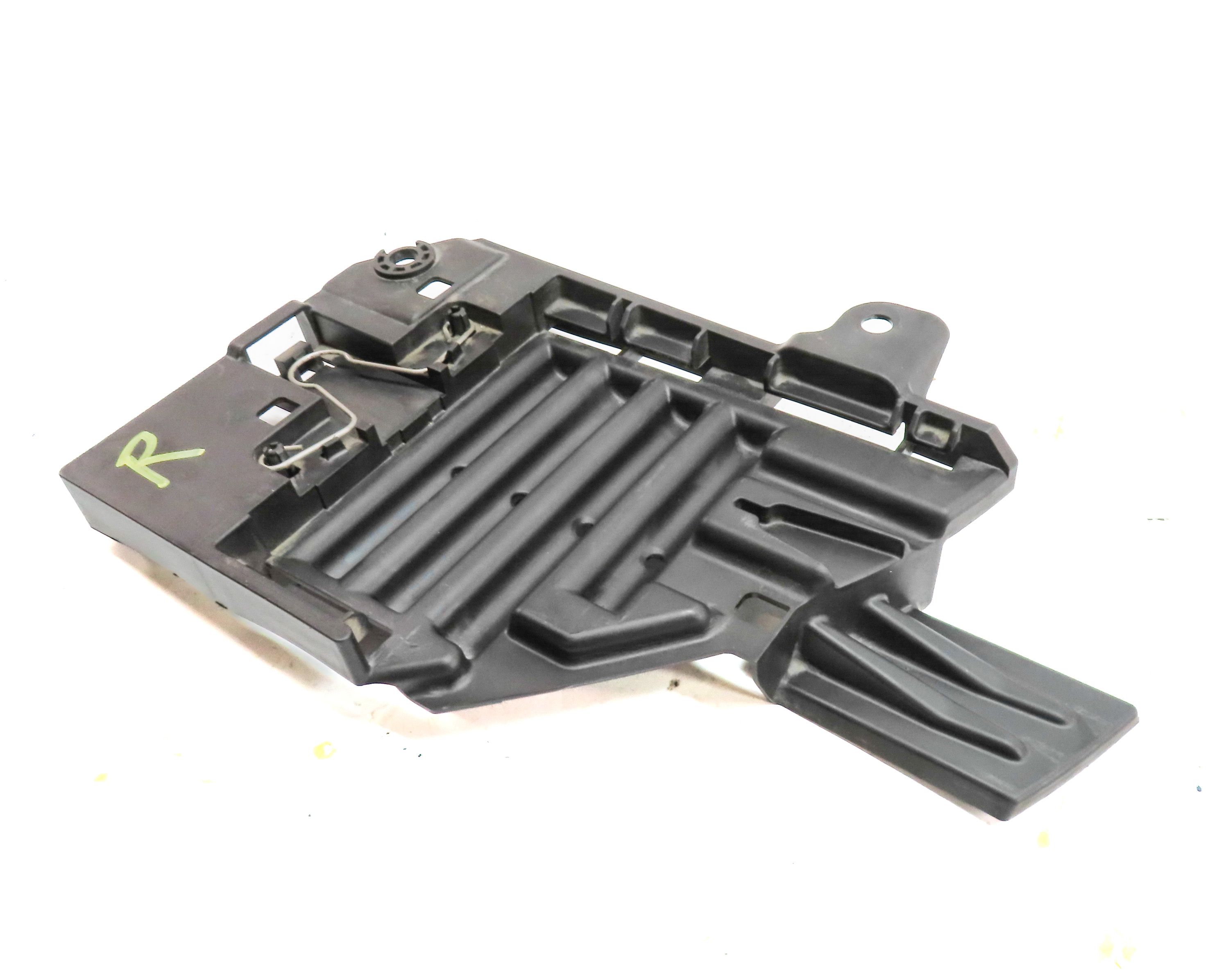 2016 ROVER DISCOVERY SPORT (L550) FRONT RIGHT PASSENGER HEADLIGHT MOUNT BRACKET — exact item pictured